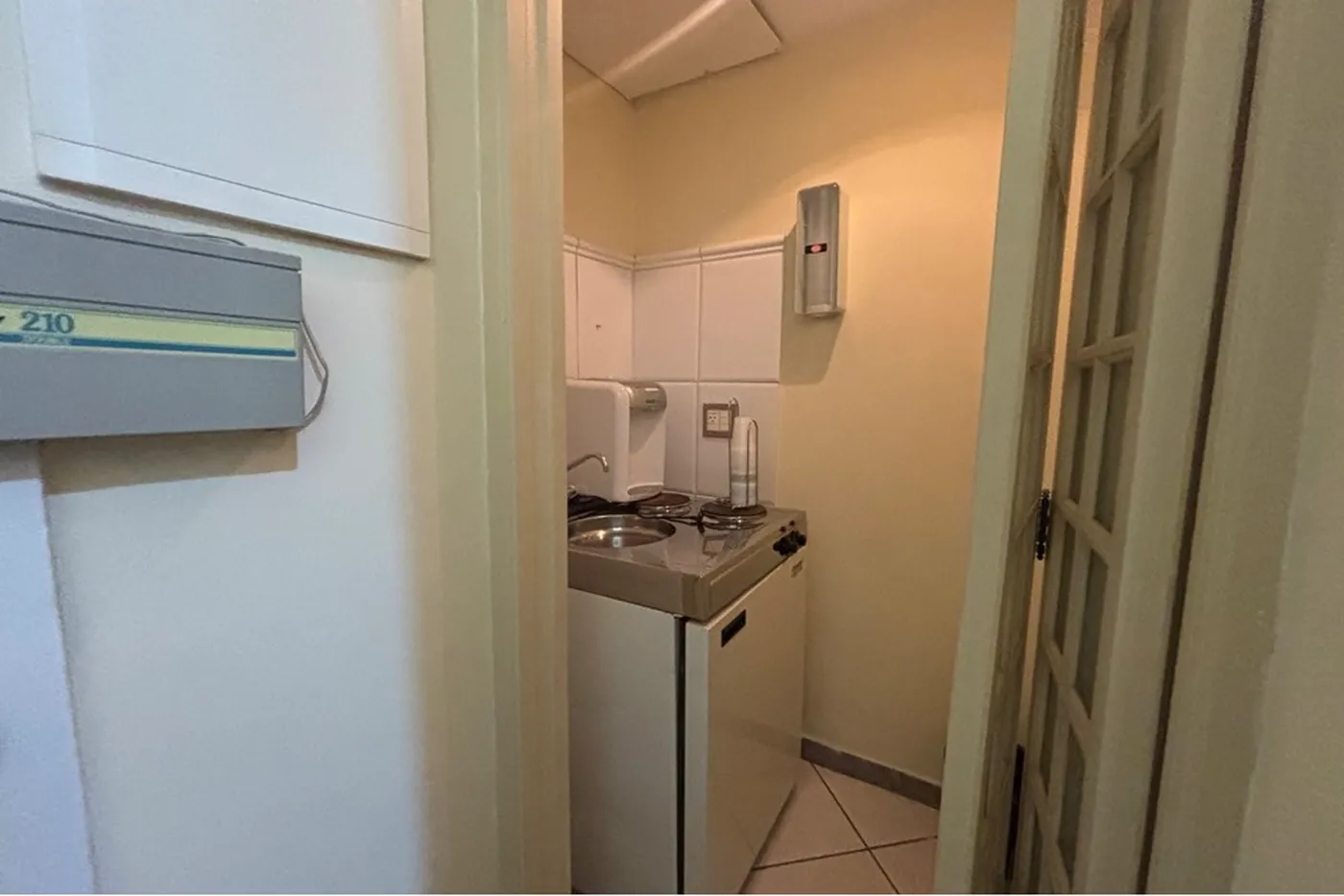 VCDB 173 Sala 602031008-80 - REMAX Classique Exclusividades