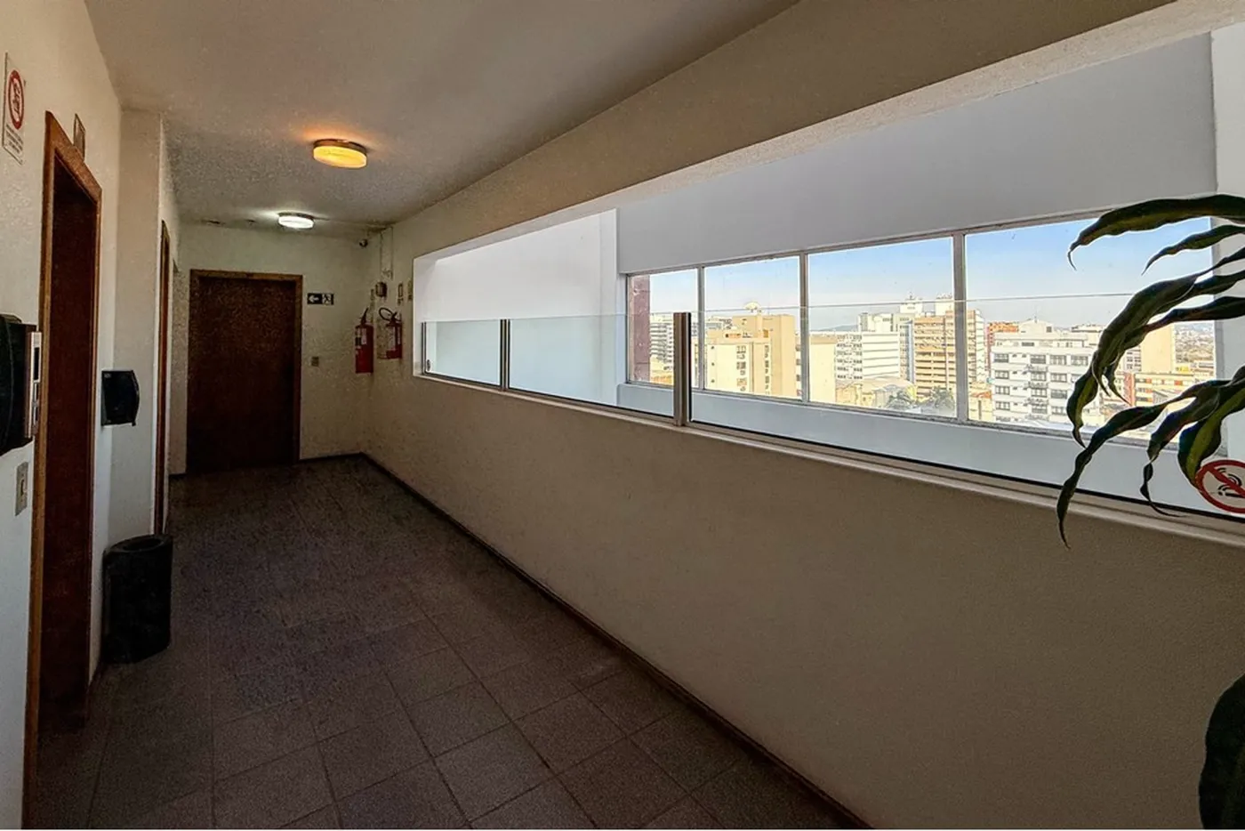 CQDJ 121 Sala 612651052-72 - REMAX Pillares Exclusividades