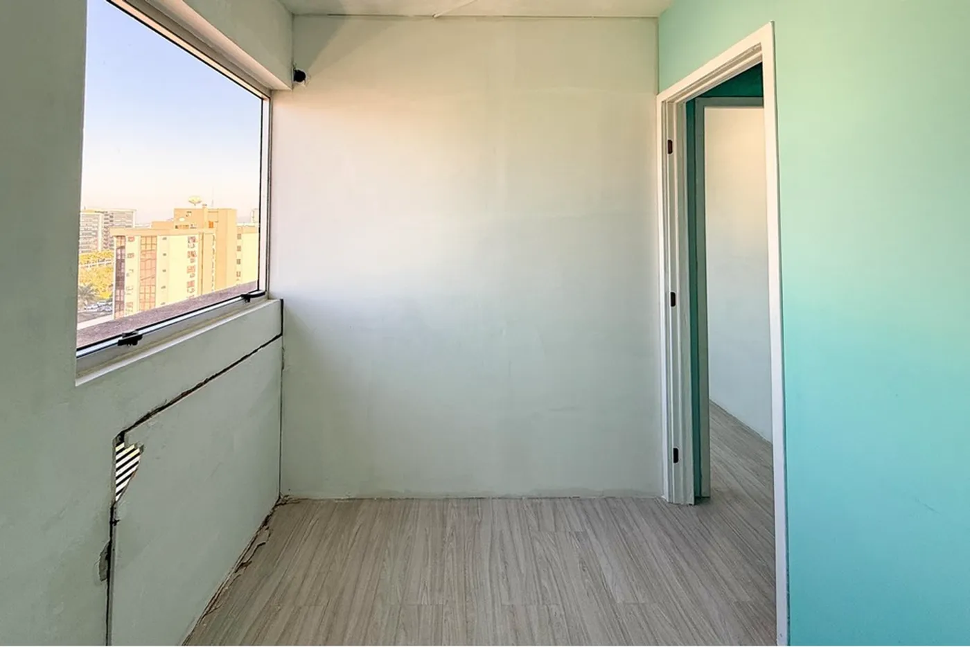 CQDJ 121 Sala 612651052-72 - REMAX Pillares Exclusividades