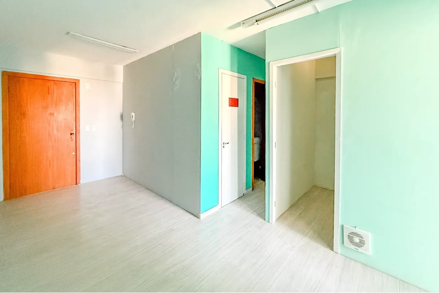 CQDJ 121 Sala 612651052-72 - REMAX Pillares Exclusividades