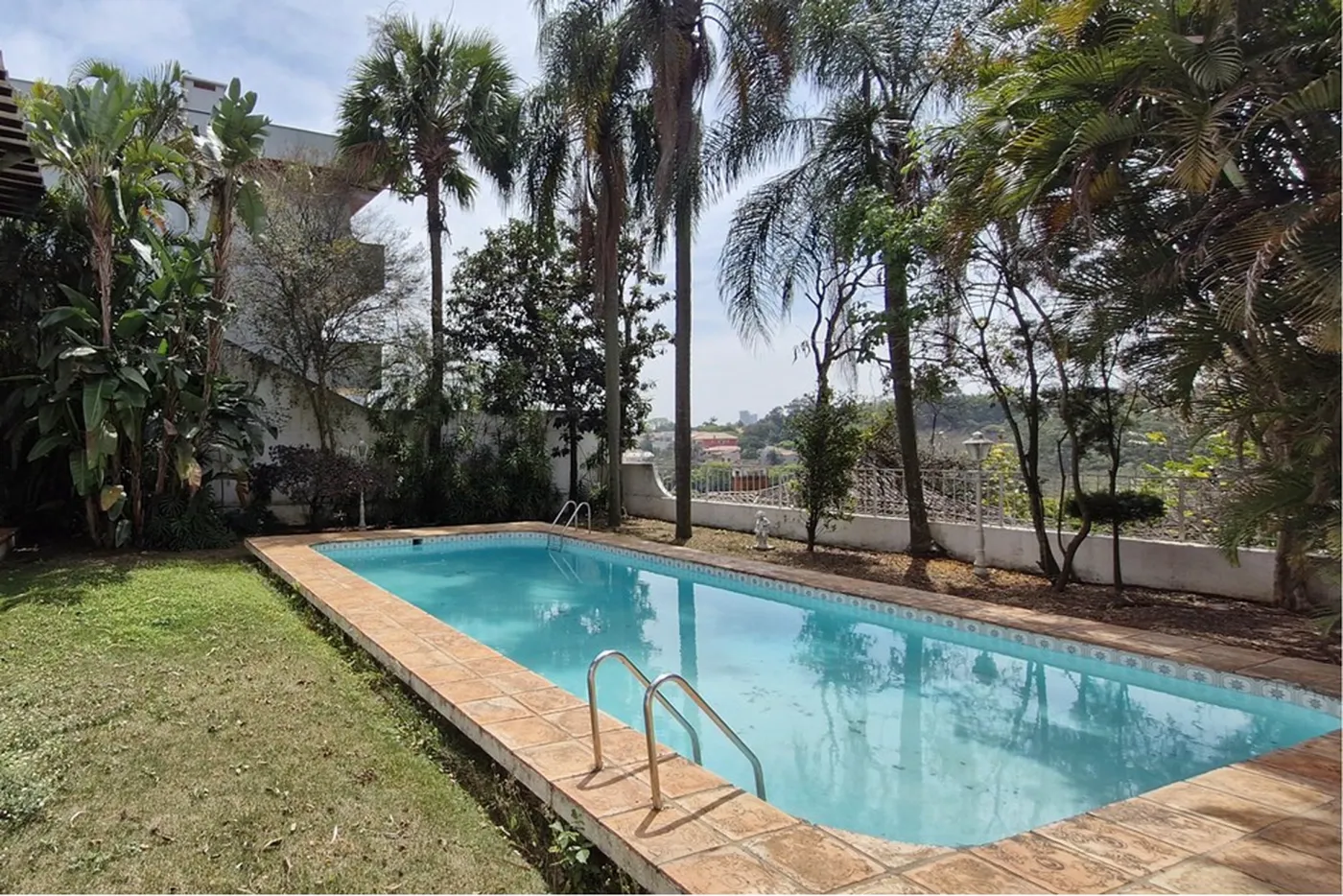 JGOM 347 601361045-17 - REMAX Trio Exclusividades