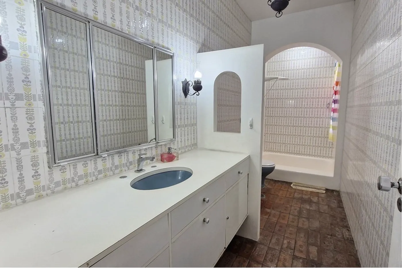 JGOM 347 601361045-17 - REMAX Trio Exclusividades