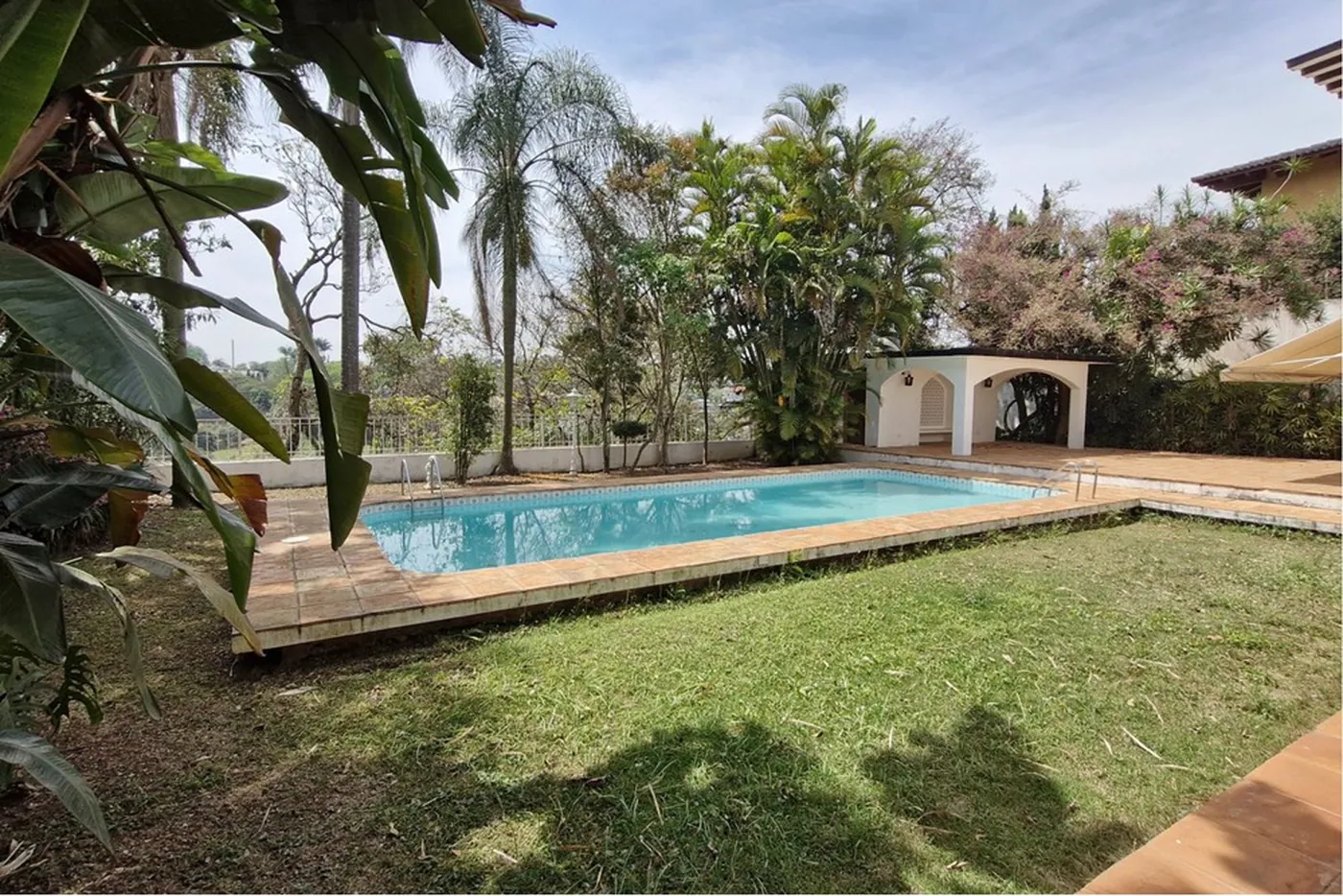 JGOM 347 601361045-17 - REMAX Trio Exclusividades