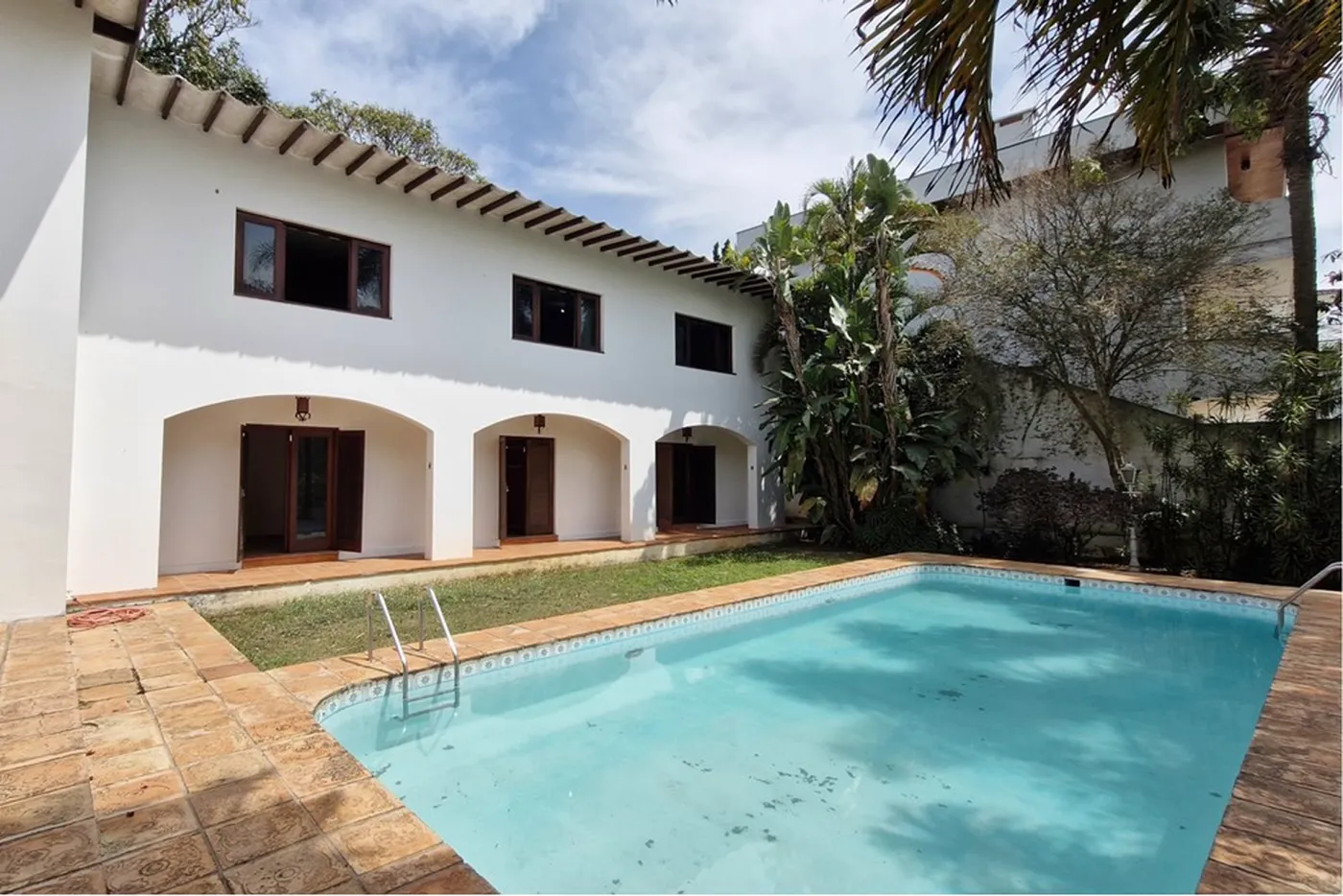 JGOM 347 601361045-17 - REMAX Trio Exclusividades