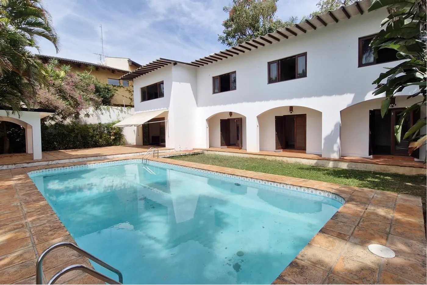 JGOM 347 601361045-17 - REMAX Trio Exclusividades