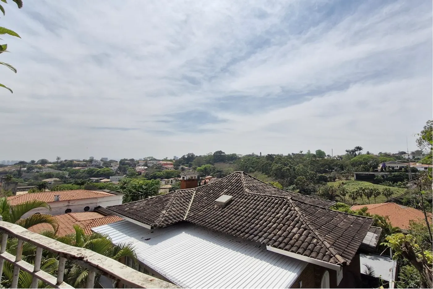 JGOM 347 601361045-17 - REMAX Trio Exclusividades