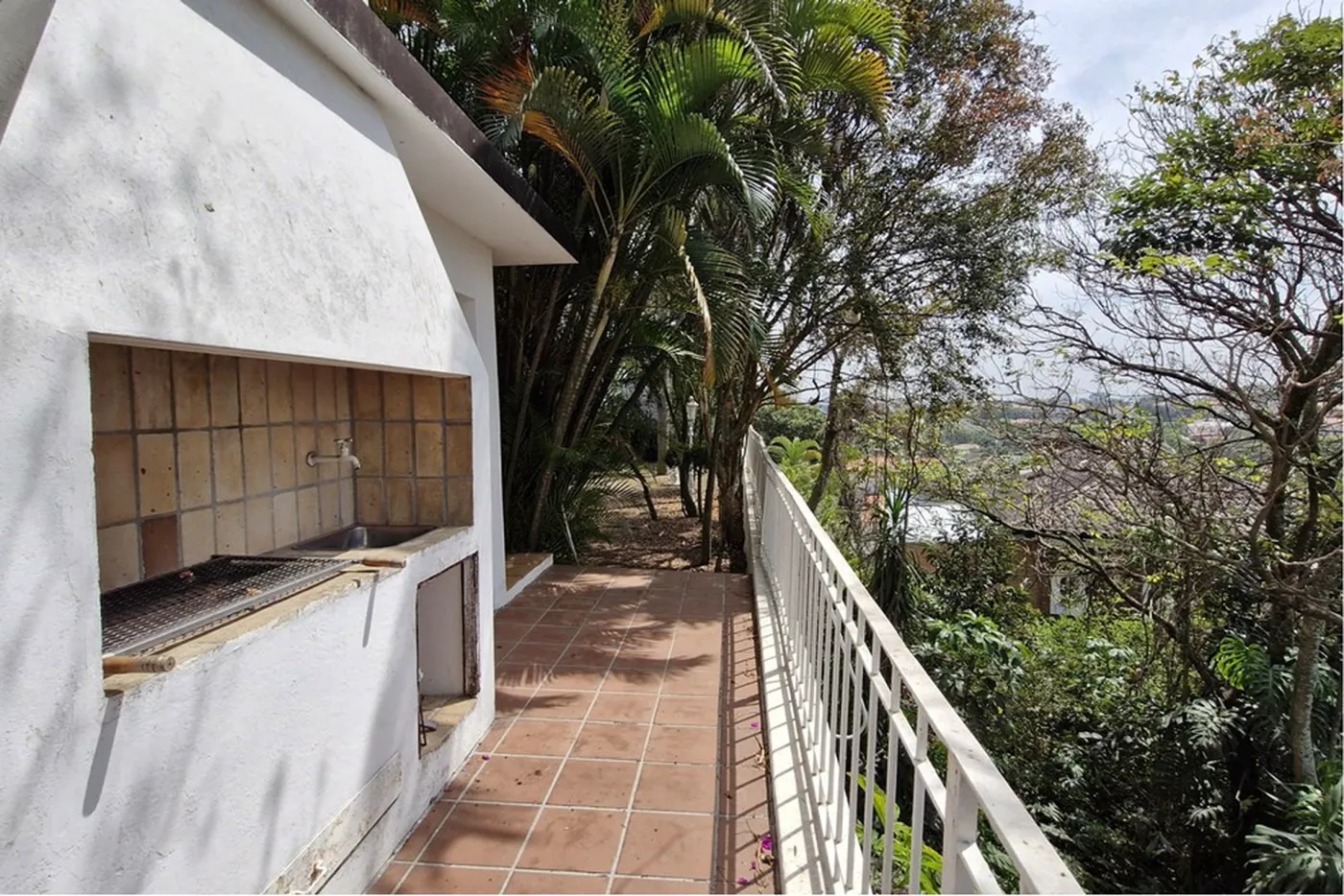 JGOM 347 601361045-17 - REMAX Trio Exclusividades