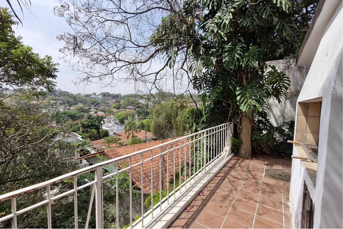 JGOM 347 601361045-17 - REMAX Trio Exclusividades