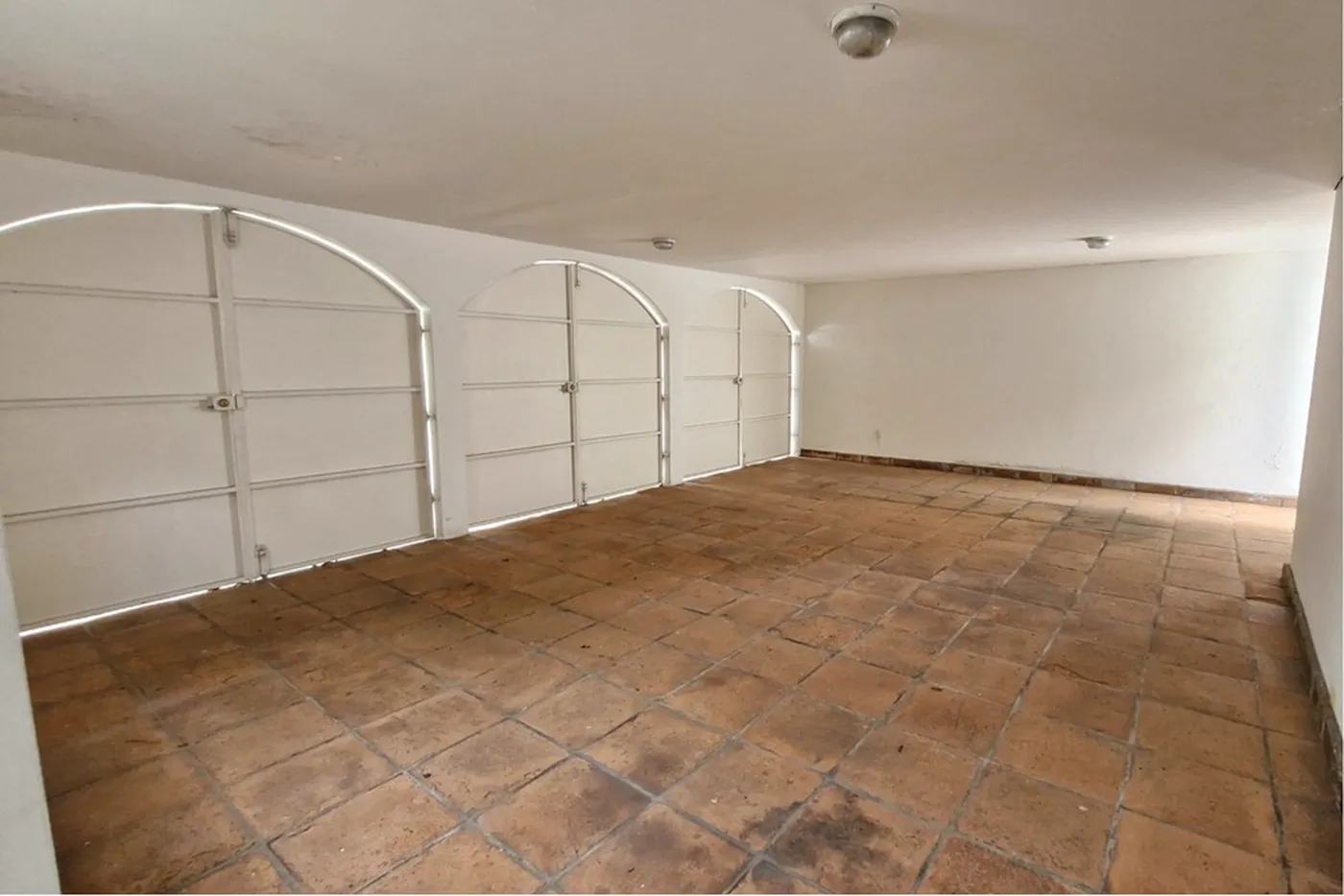 JGOM 347 601361045-17 - REMAX Trio Exclusividades