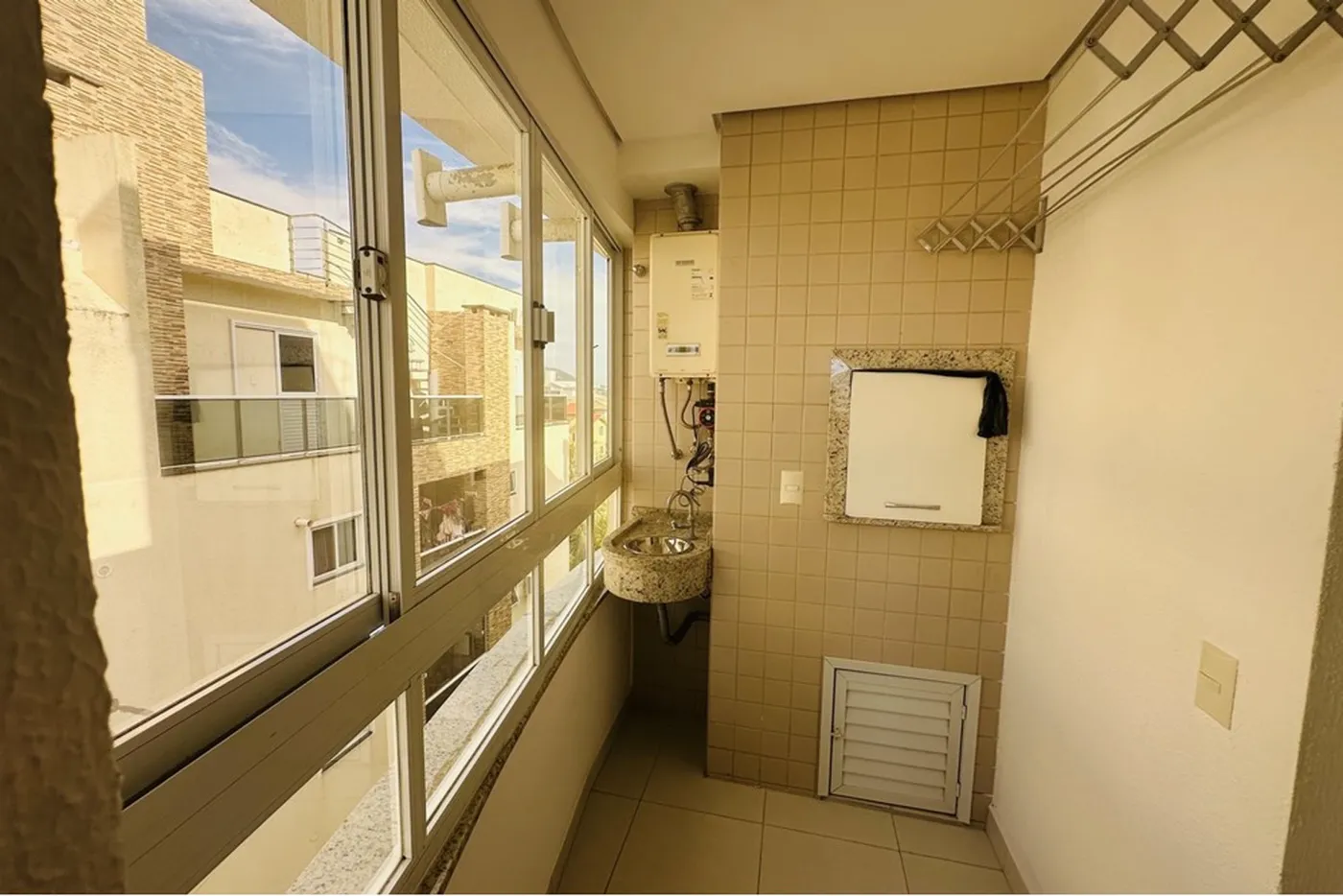 IMDH 515 Apto 590441010-70 - REMAX Dream On II Exclusividades