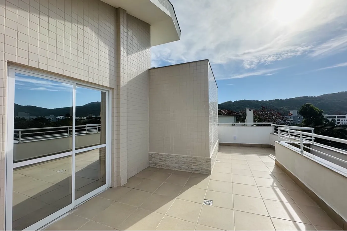 IMDH 515 Apto 590441010-70 - REMAX Dream On II Exclusividades