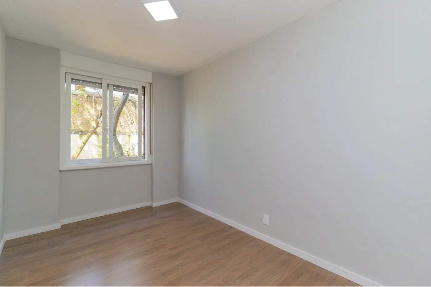 CEP 333 Apto 610191037-96 - REMAX Casa Sul Exclusividades