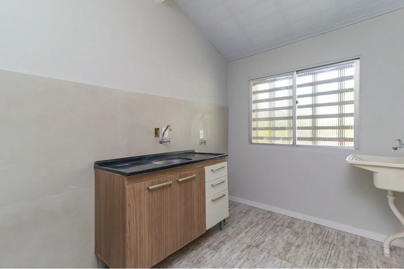 CEP 333 Apto 610191037-96 - REMAX Casa Sul Exclusividades