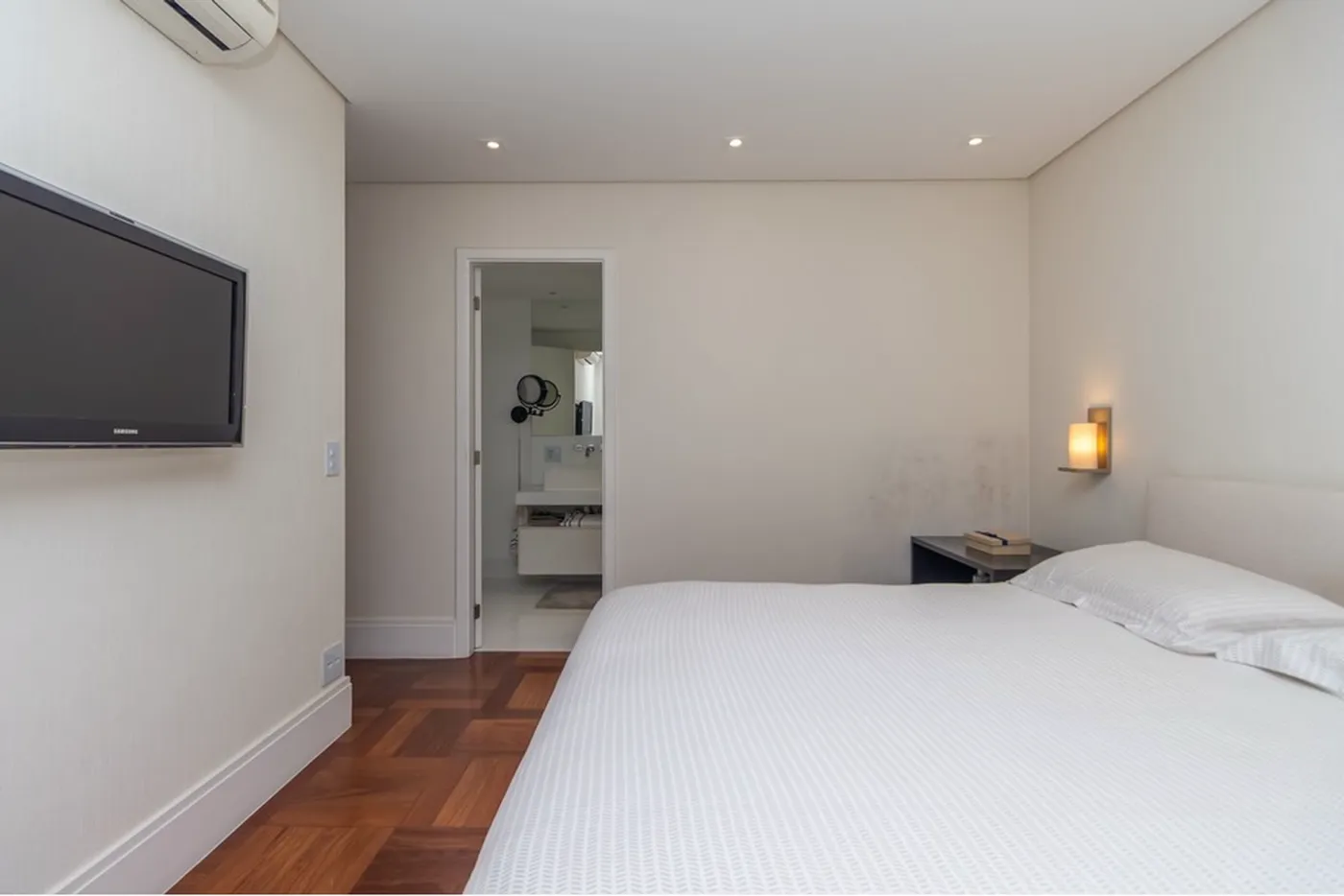 CBE 640 Apto 601481004-53 - REMAX Comunità Exclusividades
