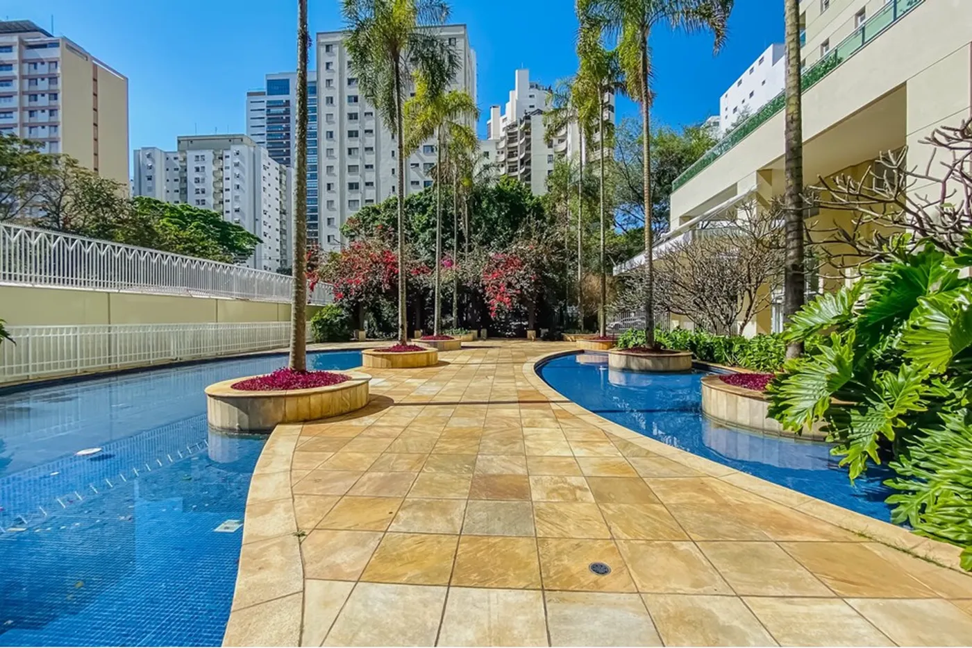 CBE 640 Apto 601481004-53 - REMAX Comunità Exclusividades