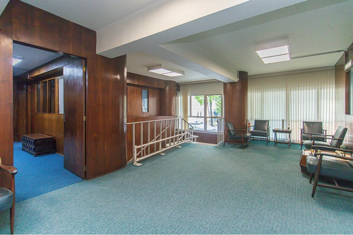 RDR 105 Sala 601081056-48 - REMAX Lepex Exclusividades