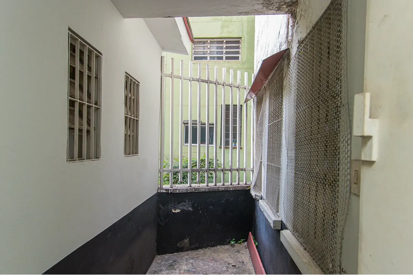RDR 105 Sala 601081056-48 - REMAX Lepex Exclusividades