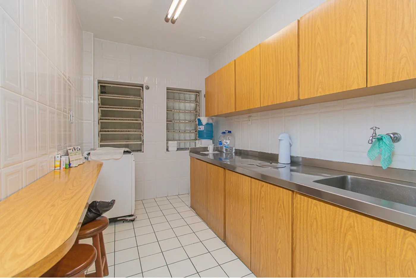RDR 105 Sala 601081056-48 - REMAX Lepex Exclusividades