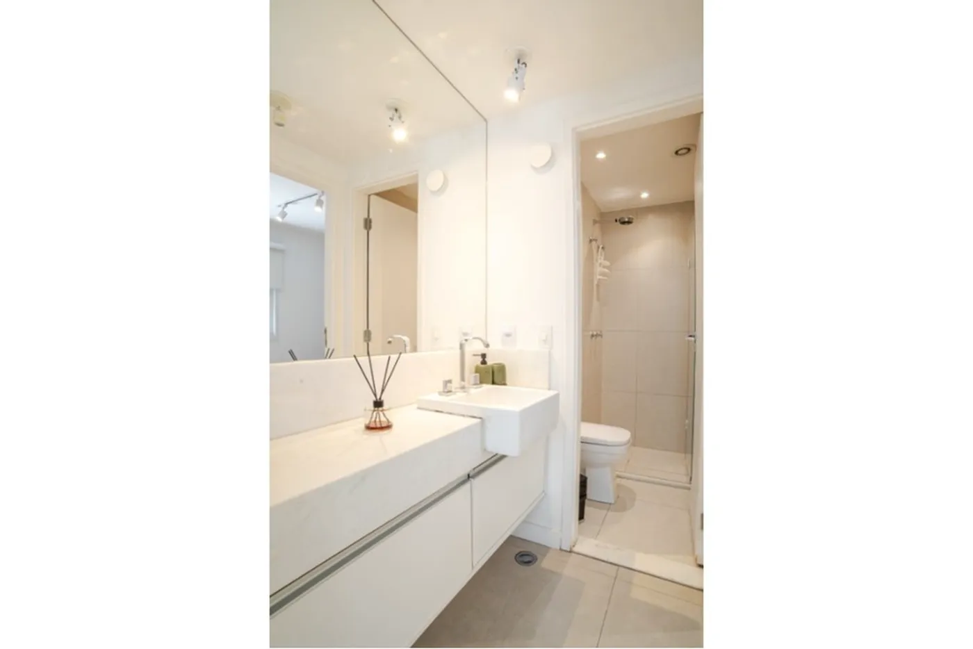 CA 810 Apto 602231016-7 - Remax Prime Connection Exclusividades