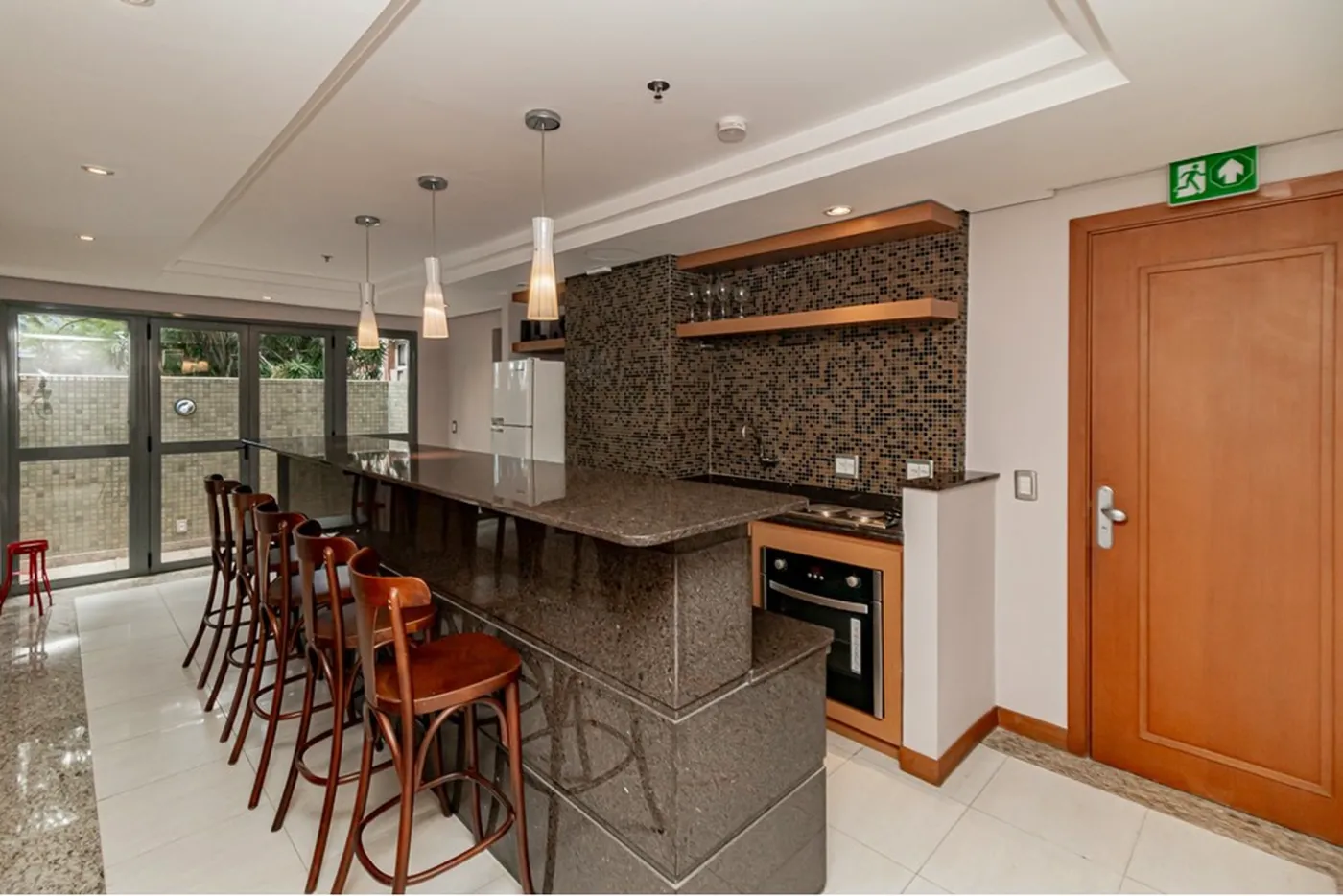 AAM 40 Sala 612491035-16 - REMAX Trend Exclusividades