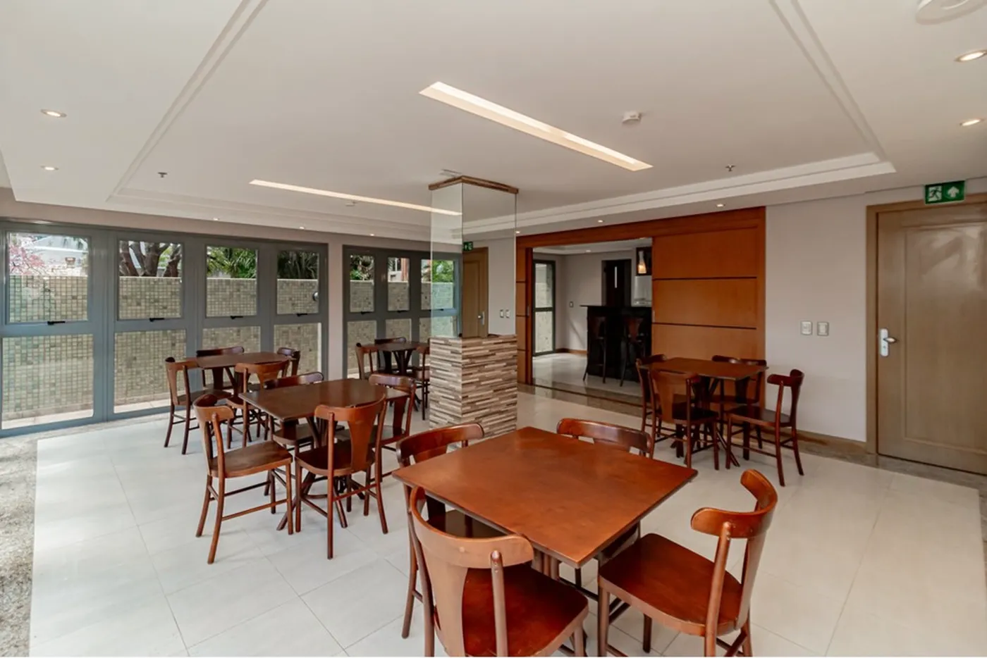 AAM 40 Sala 612491035-16 - REMAX Trend Exclusividades