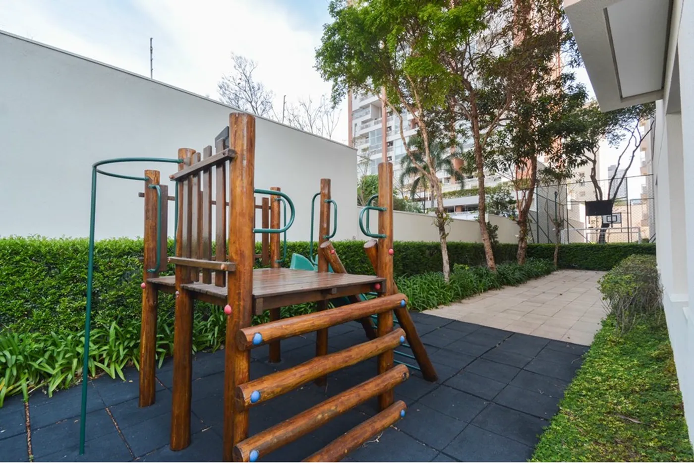 BMLG 322 Apto 601361053-39 - REMAX Trio Exclusividades