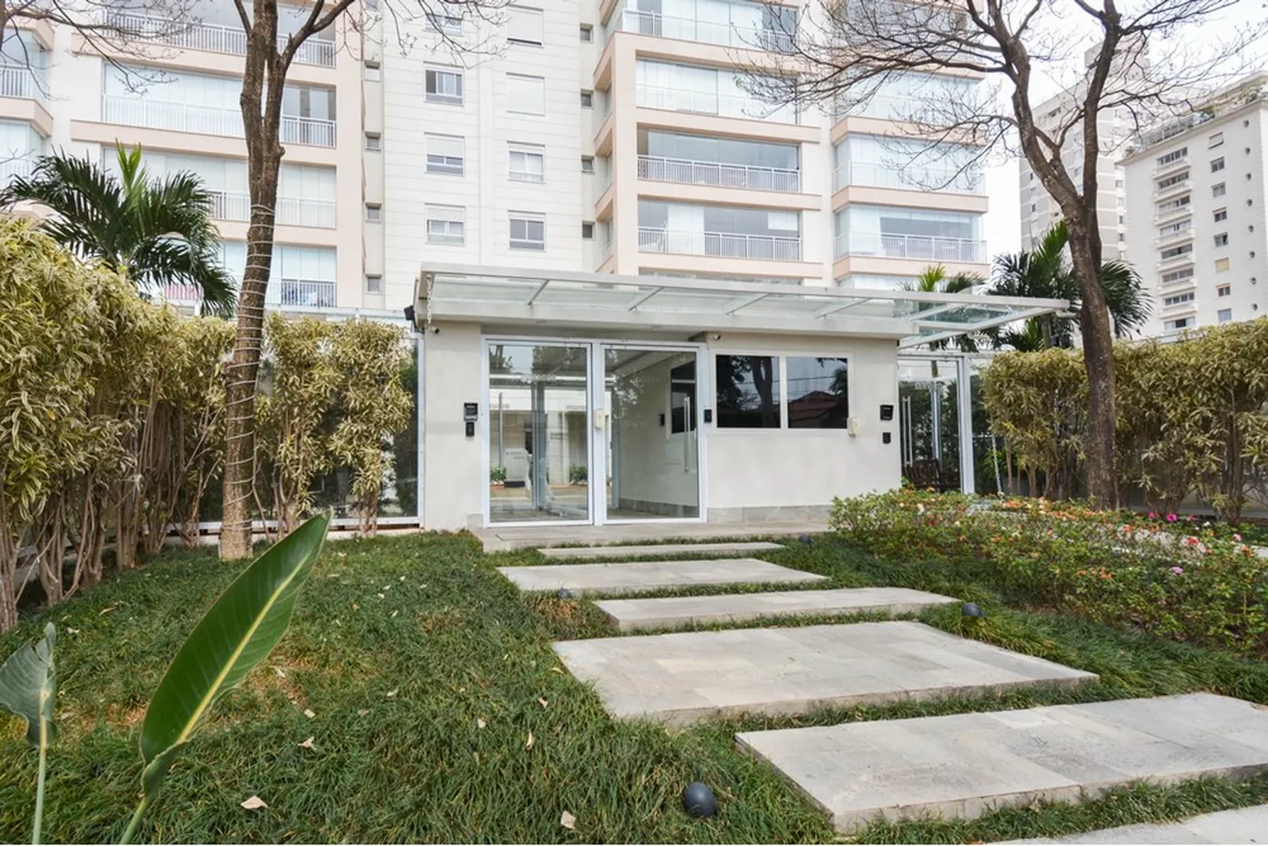 BMLG 322 Apto 601361053-39 - REMAX Trio Exclusividades