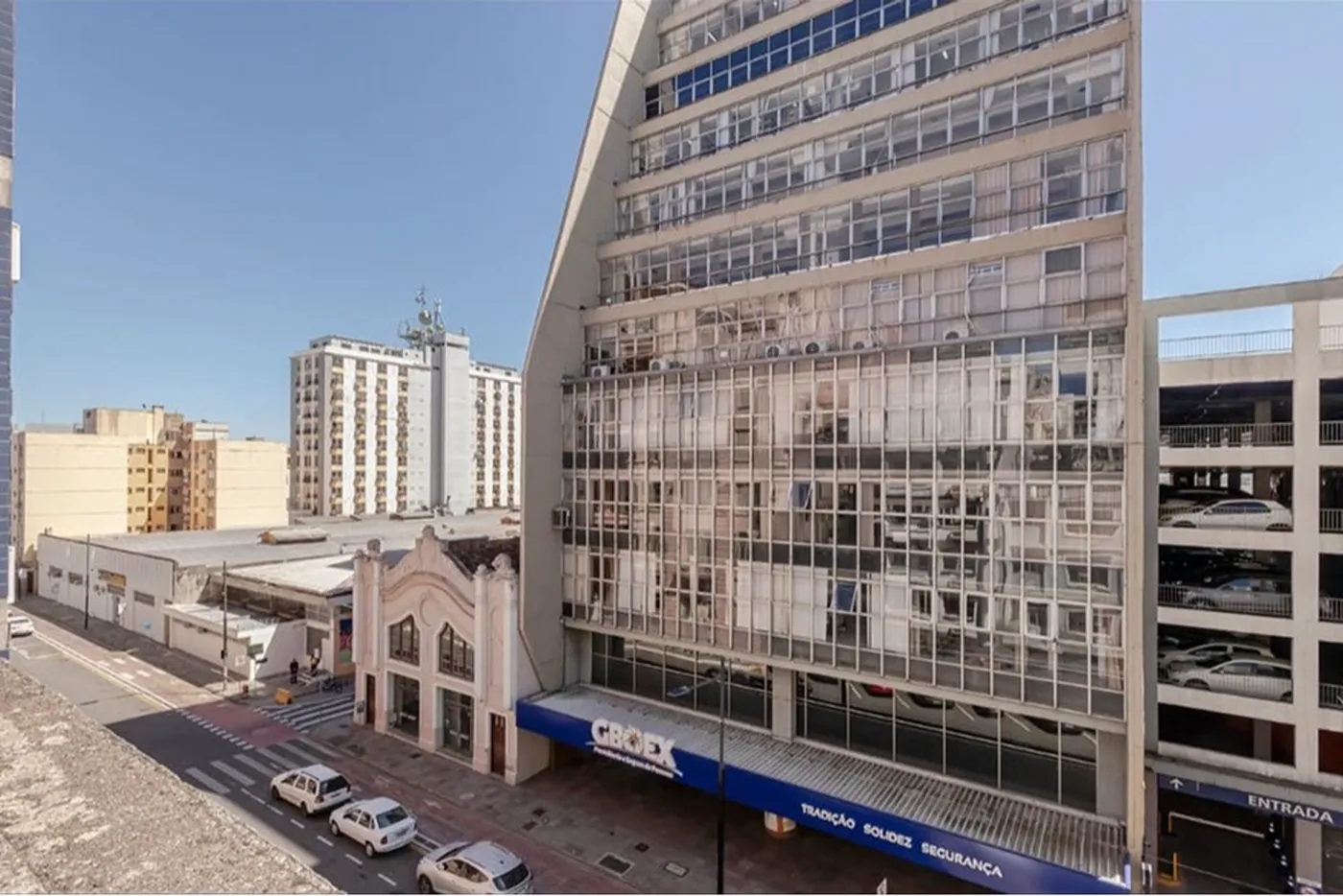 CHSDS 615 Prédio 612541029-13 - REMAX Street Exclusividades