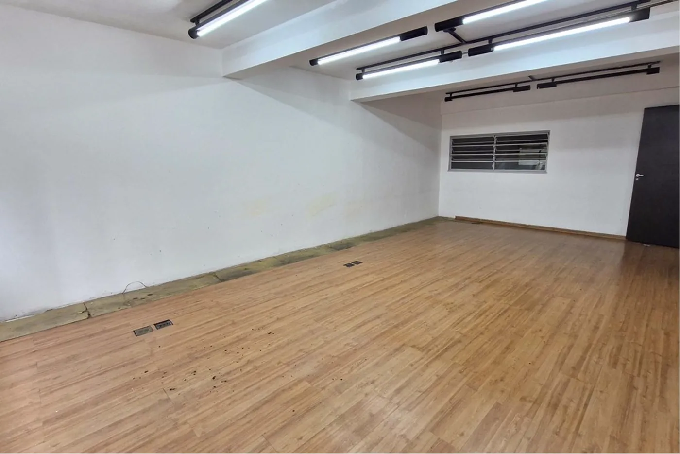 RCC 139 Sala 602301001-171 - Remax Trinity Exclusividades