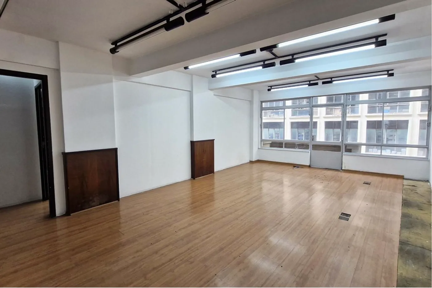RCC 139 Sala 602301001-171 - Remax Trinity Exclusividades