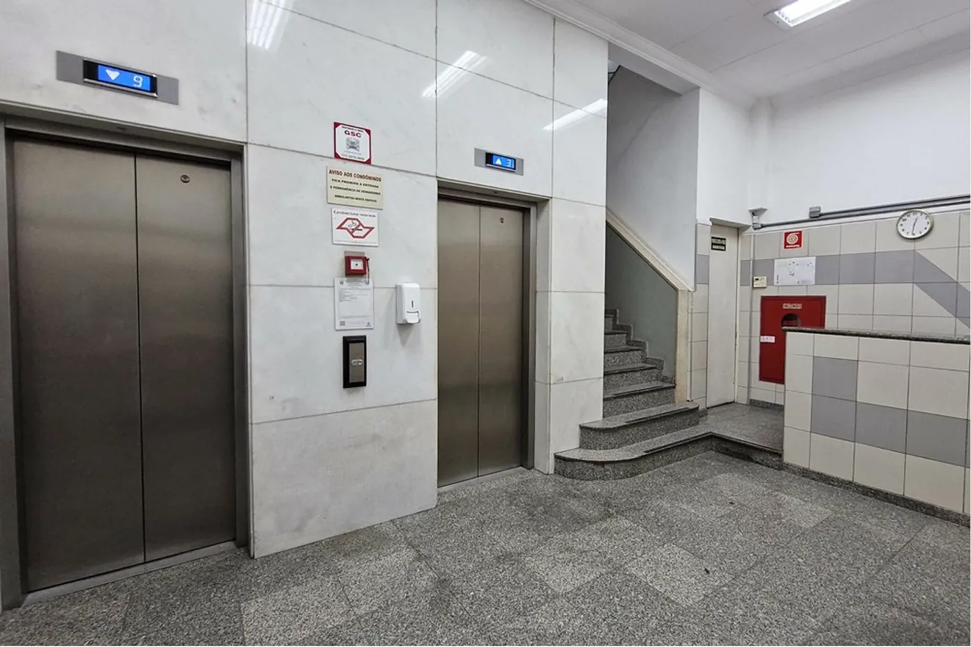 RCC 139 Sala 602301001-171 - Remax Trinity Exclusividades