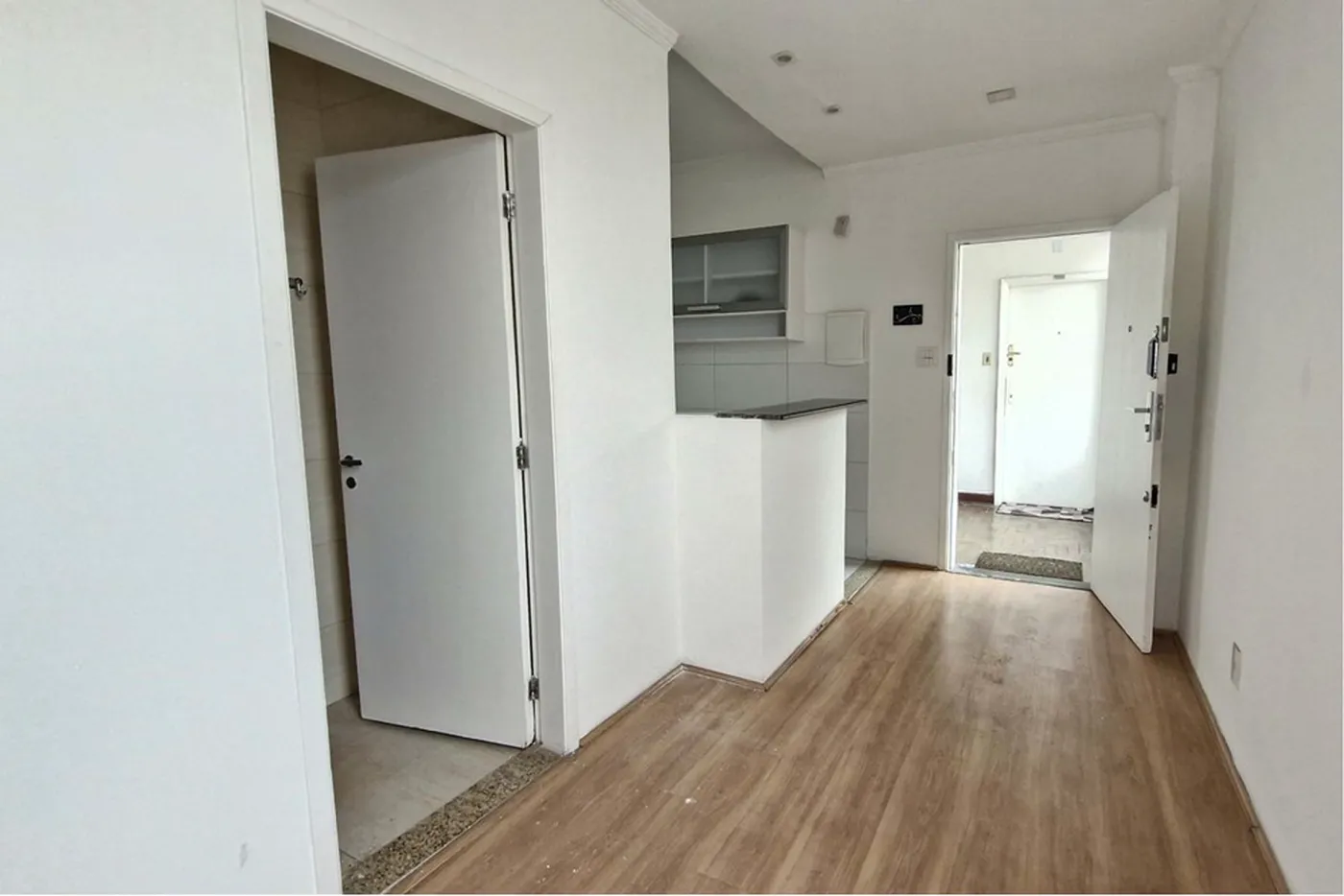 BVNDJ 707 Apto 602301001-170 - Remax Trinity Exclusividades