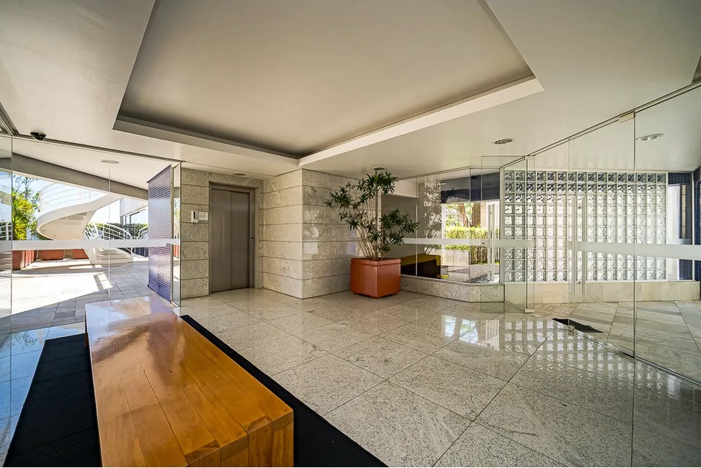 PCF 555 Apto 601081006-128 - REMAX Lepex Exclusividades