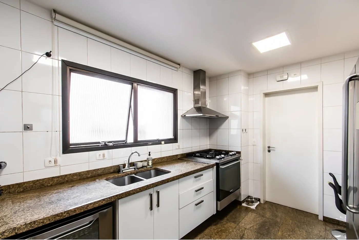 PSV 584 Apto 601401005-51 - REMAX Paradisus Exclusividades