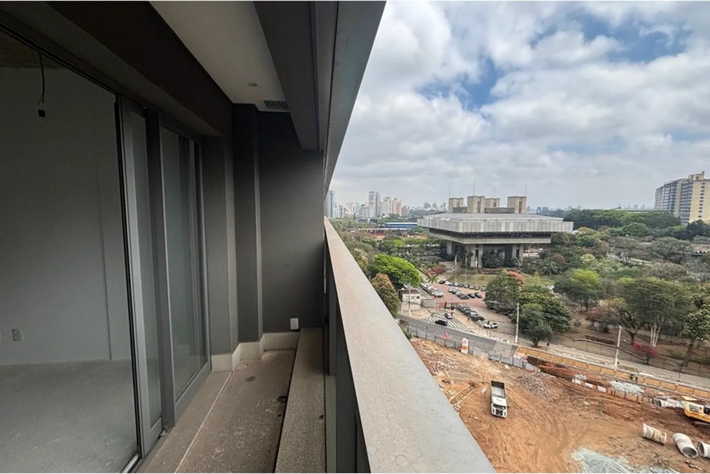 IRB 850 Sala 601401007-71 - REMAX Paradisus Exclusividades