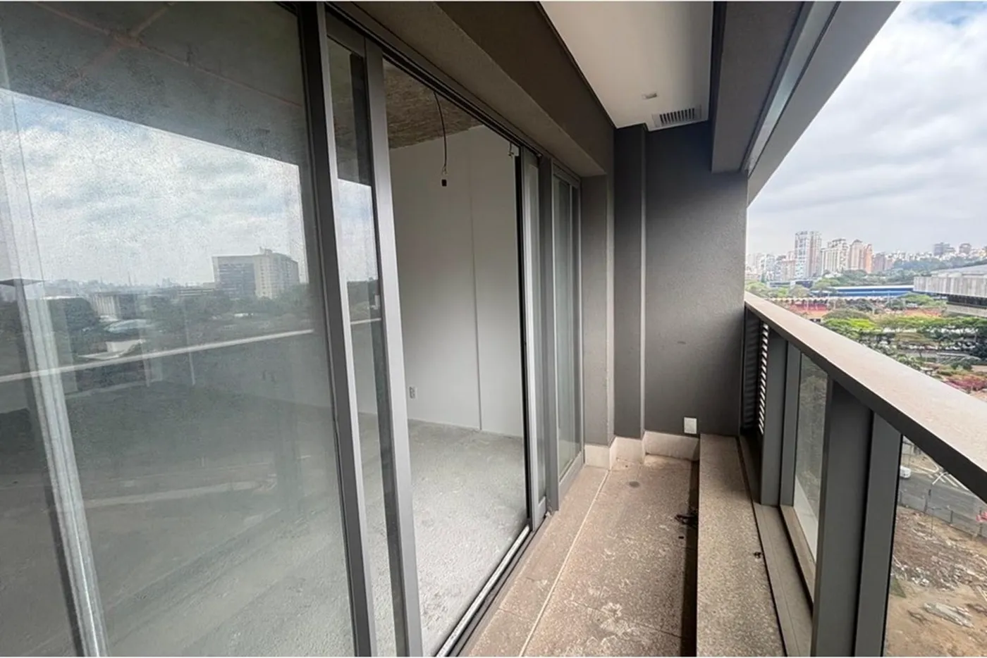 IRB 850 Sala 601401007-71 - REMAX Paradisus Exclusividades