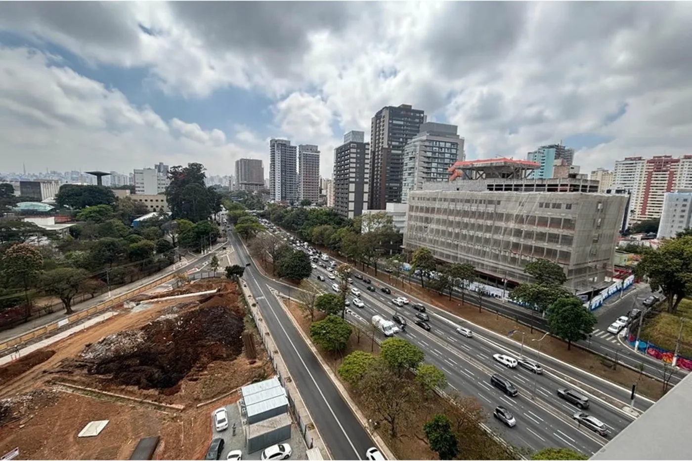 IRB 850 Sala 601401007-71 - REMAX Paradisus Exclusividades