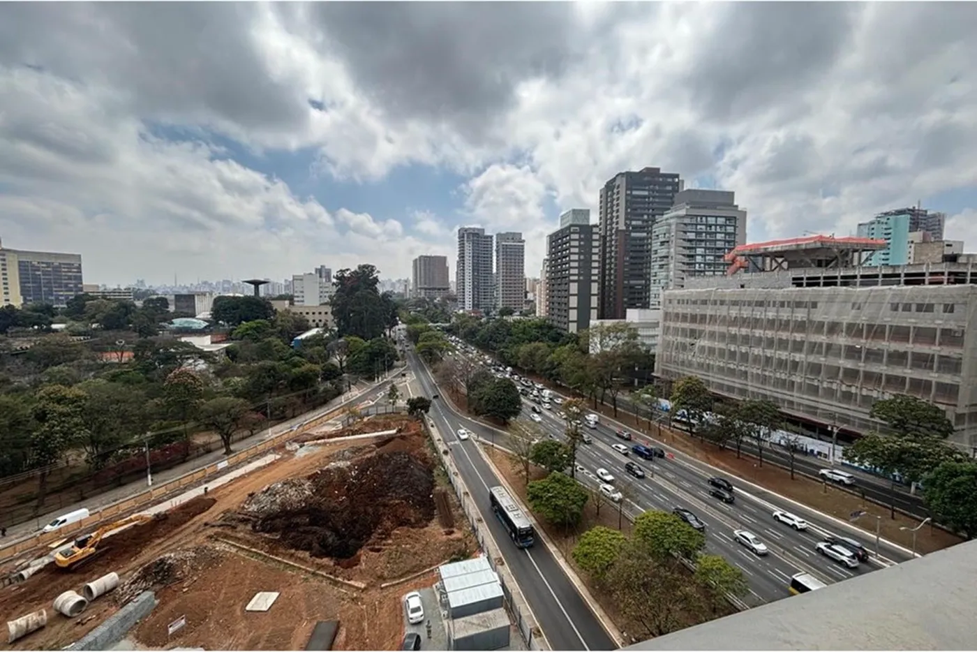 IRB 850 Sala 601401007-71 - REMAX Paradisus Exclusividades