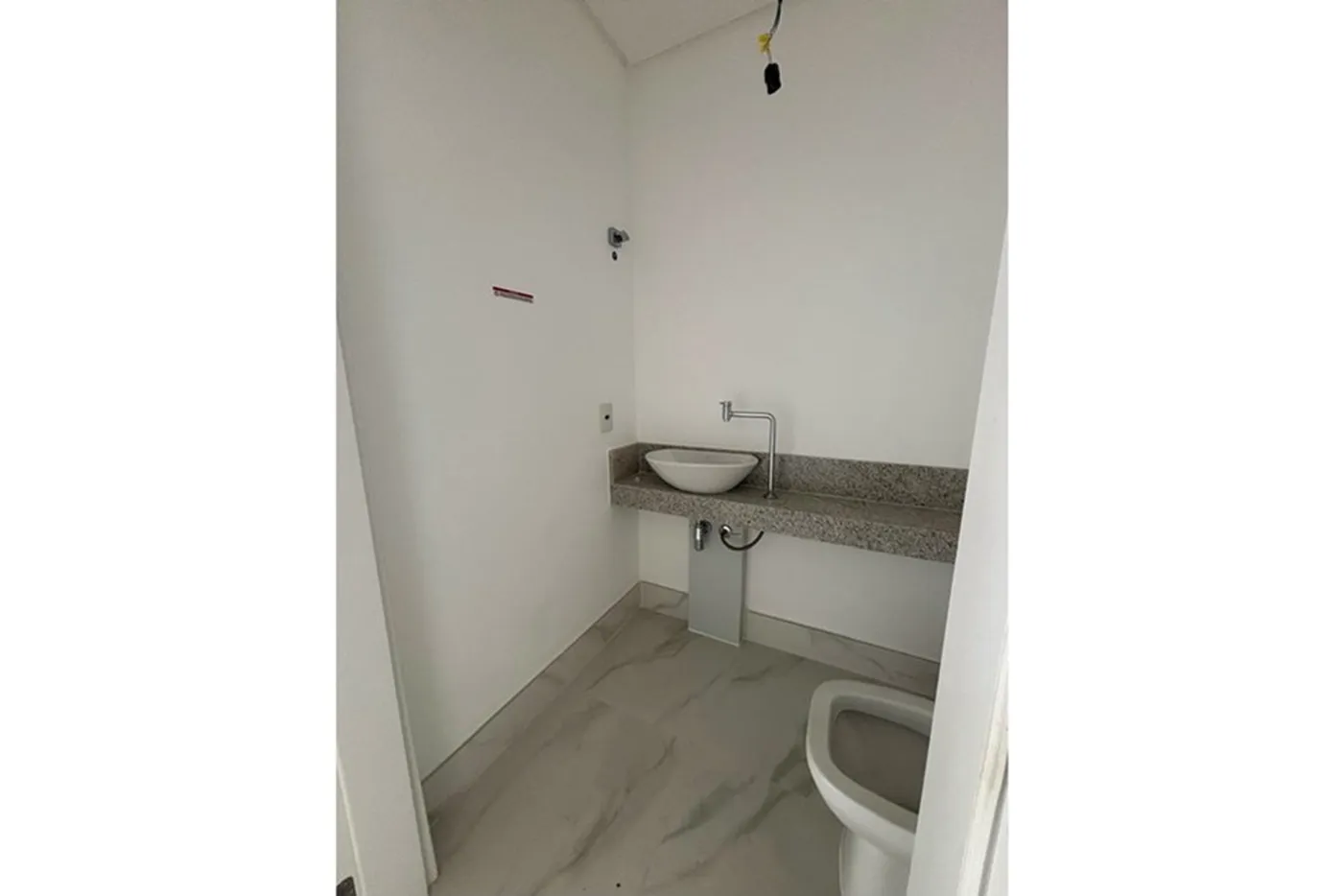 IRB 850 Sala 601401007-71 - REMAX Paradisus Exclusividades