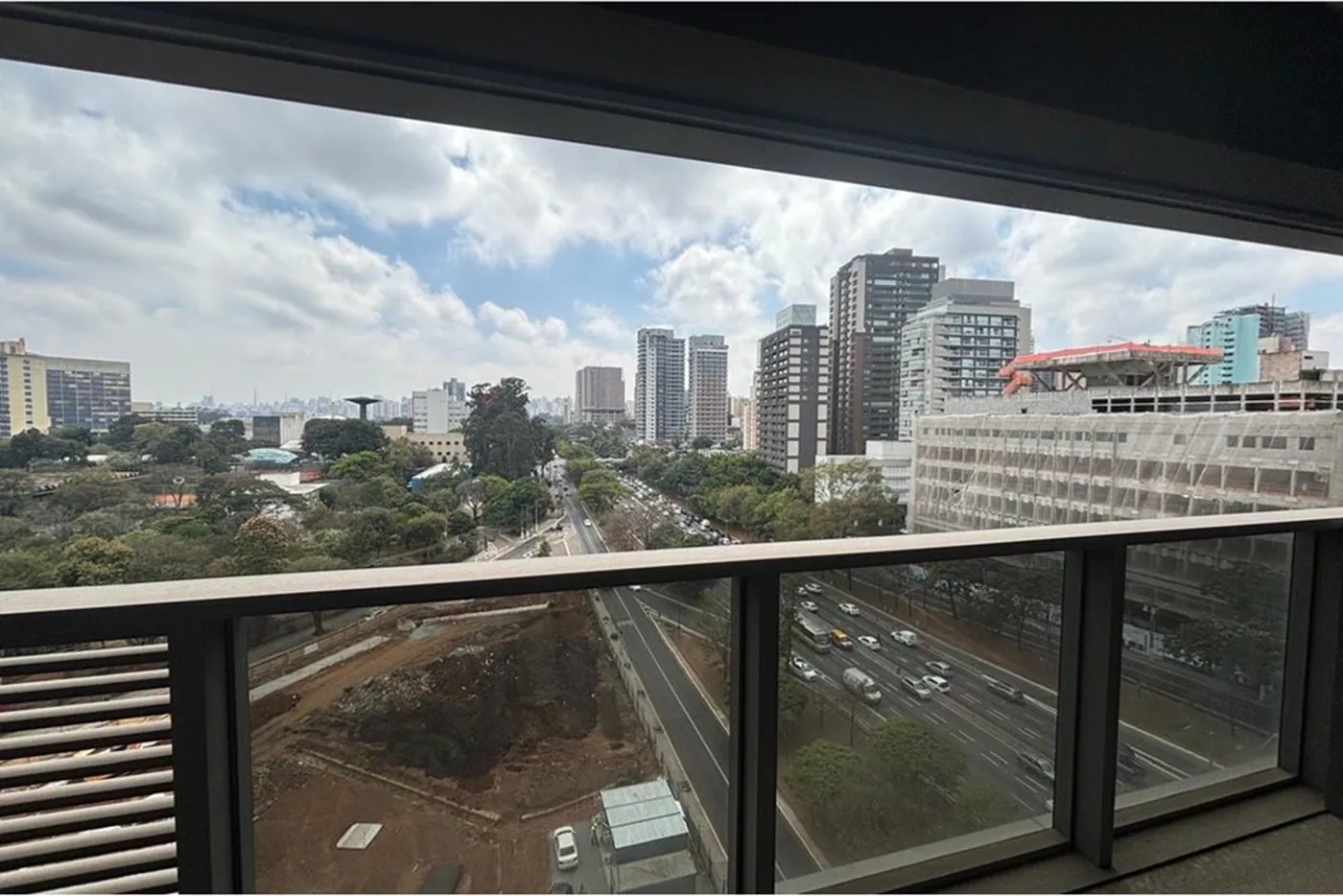 IRB 850 Sala 601401007-71 - REMAX Paradisus Exclusividades
