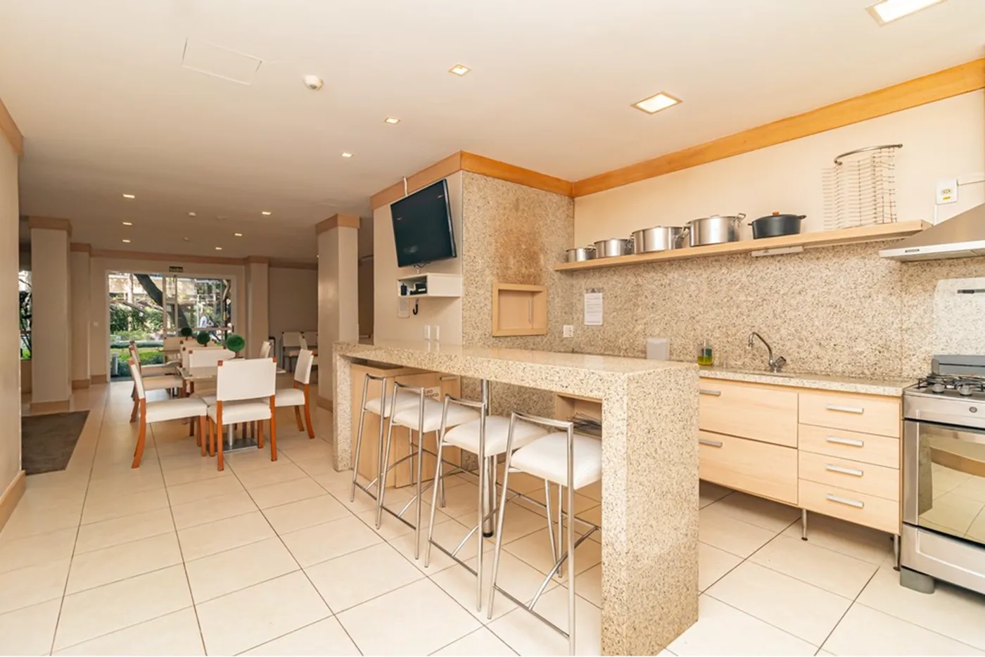 PDA 675 Apto 612491036-45 - REMAX Trend Exclusividades