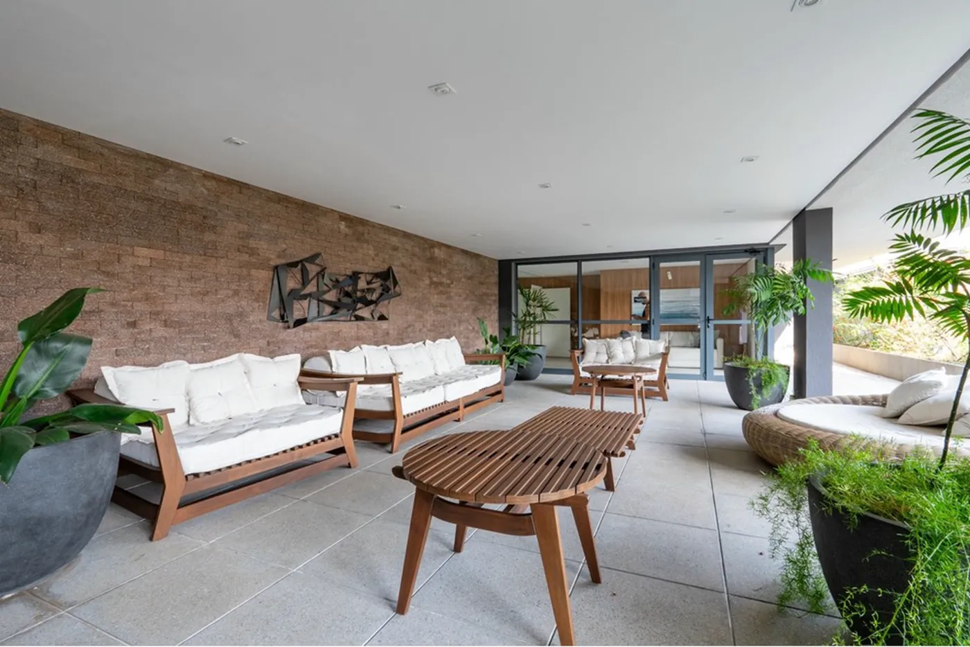 BCDE 333 Apto 601241070-4 - REMAX Ville Exclusividades