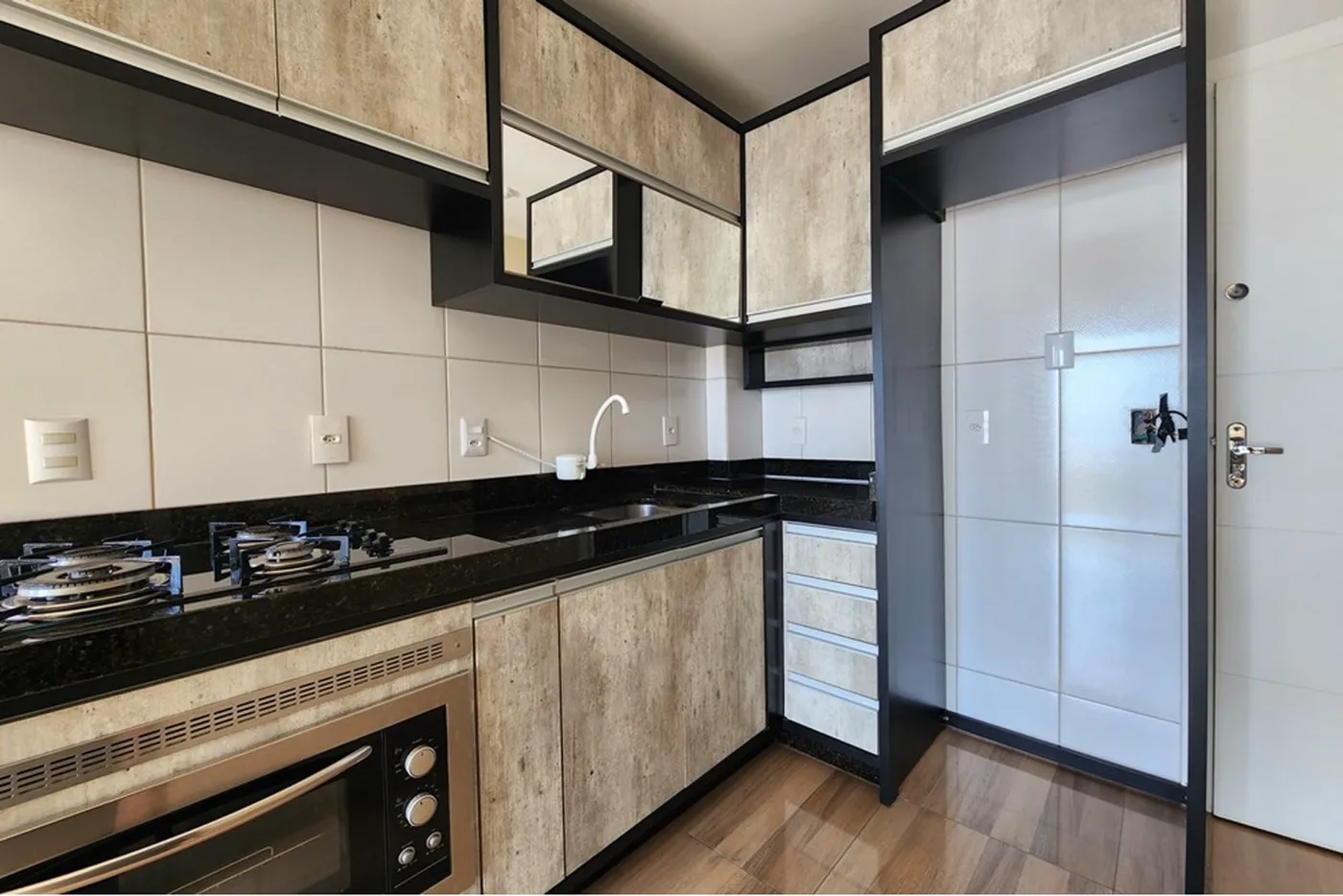 CEL 38 Apto 590231179-232 - REMAX Dream On Exclusividades