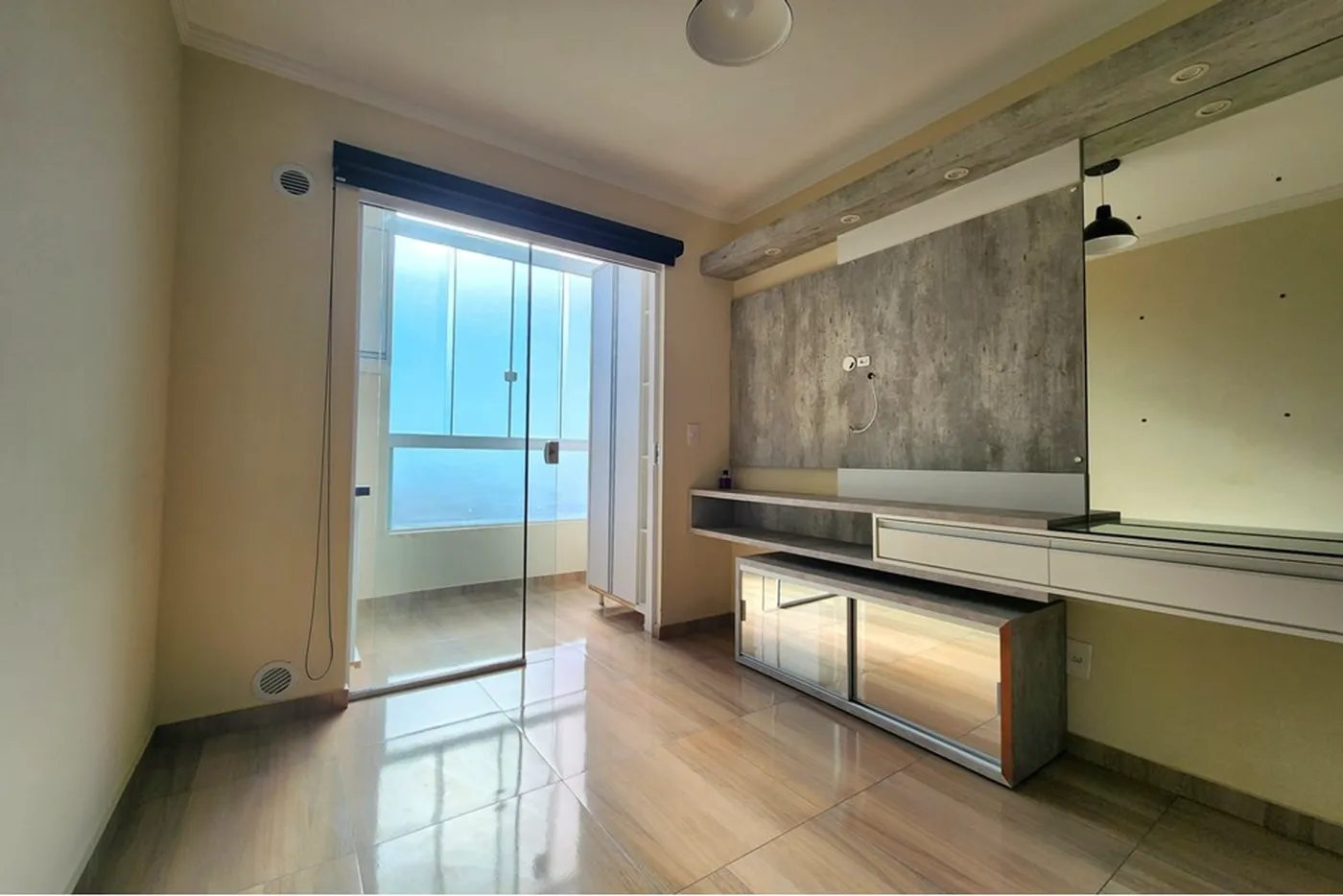 CEL 38 Apto 590231179-232 - REMAX Dream On Exclusividades