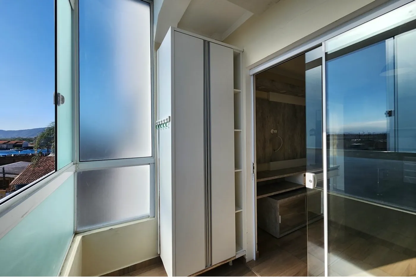 CEL 38 Apto 590231179-232 - REMAX Dream On Exclusividades