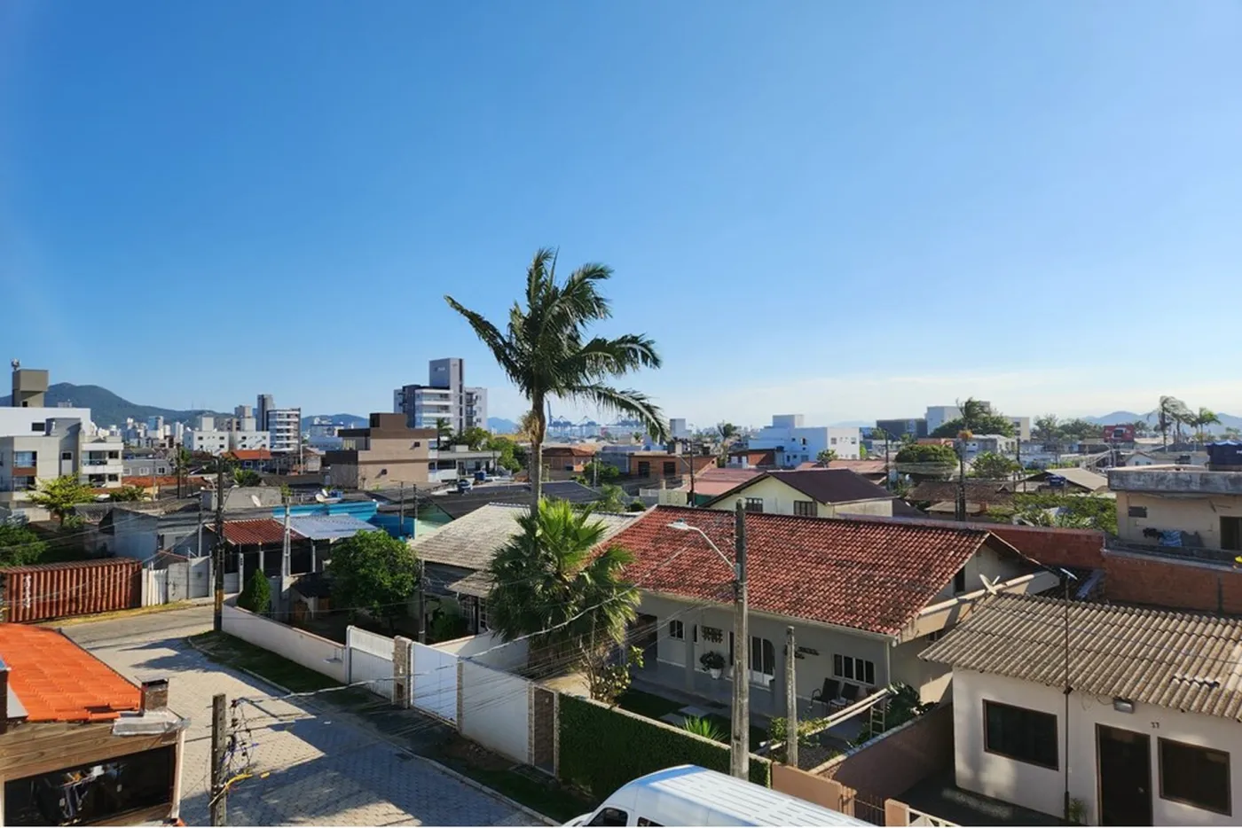 CEL 38 Apto 590231179-232 - REMAX Dream On Exclusividades
