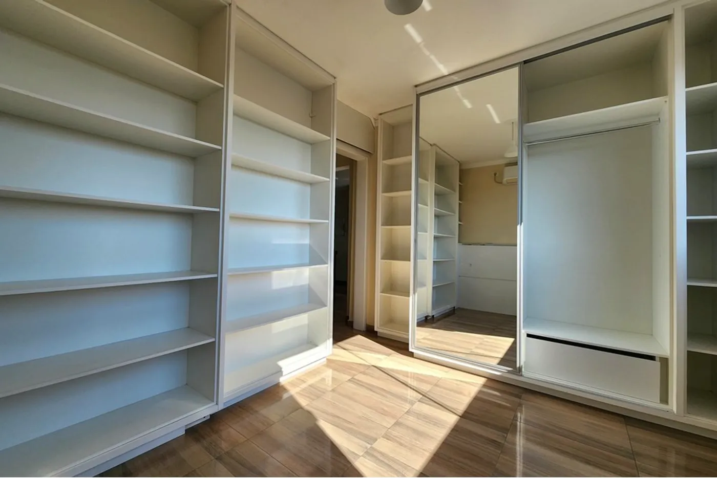 CEL 38 Apto 590231179-232 - REMAX Dream On Exclusividades