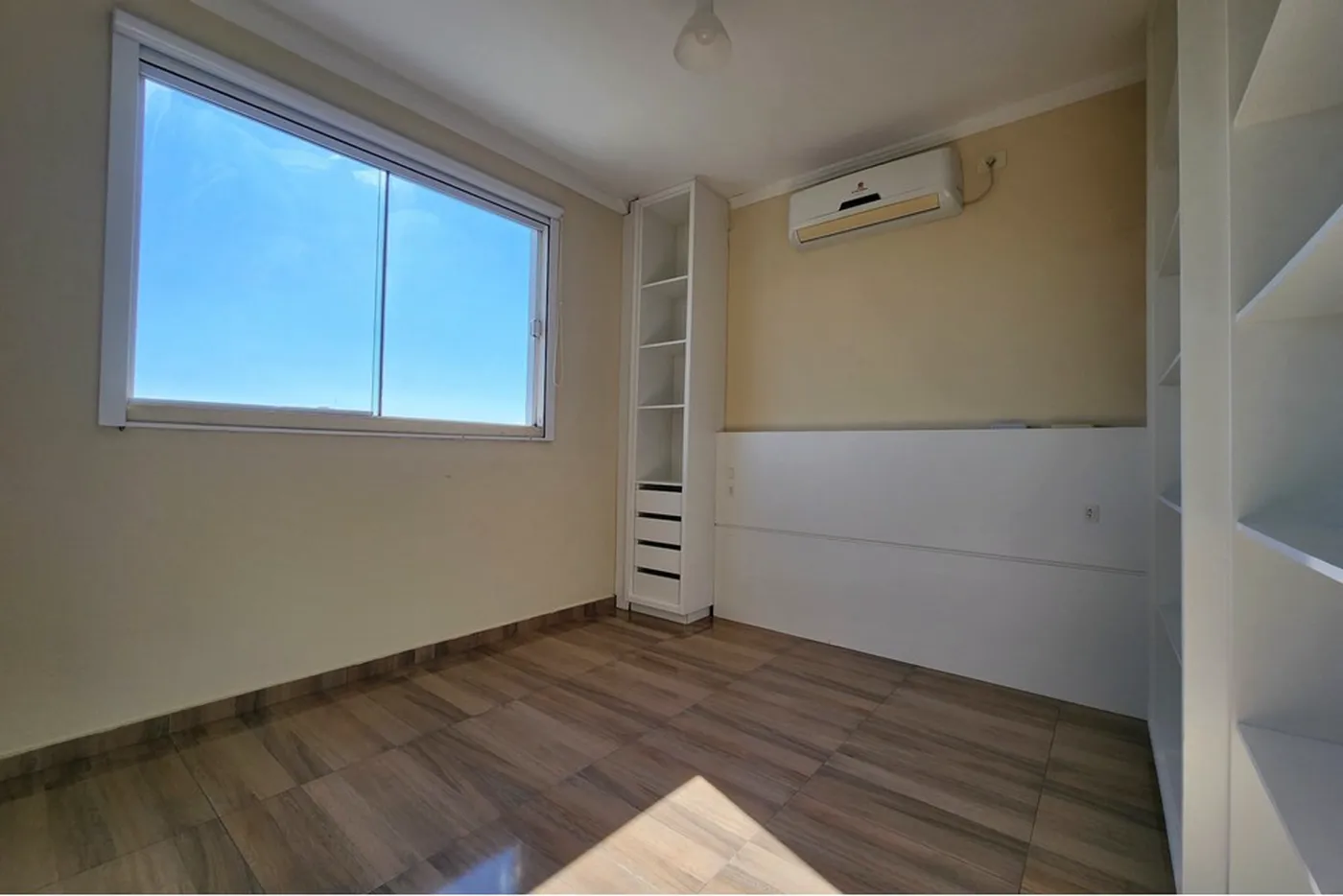 CEL 38 Apto 590231179-232 - REMAX Dream On Exclusividades