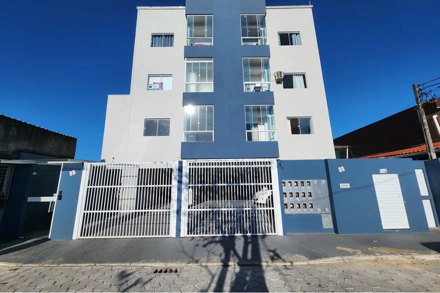 CEL 38 Apto 590231179-232 - REMAX Dream On Exclusividades