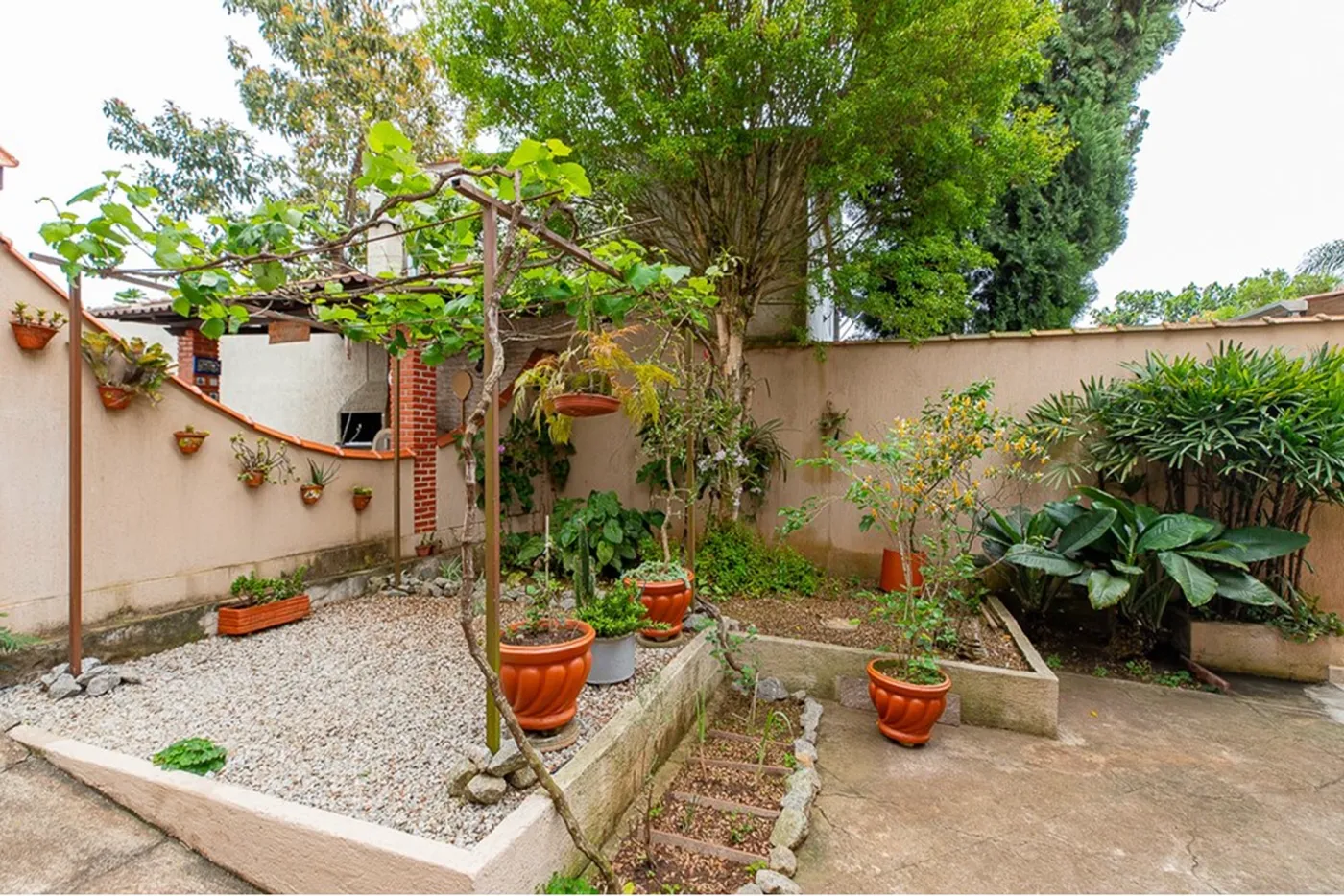 JKJS 112 Casa 601131079-5 - REMAX Ares Exclusividades